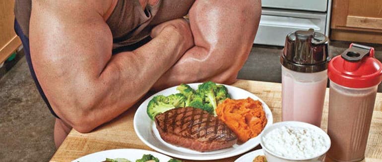 Efektyvus maistas arba 9 produktai, kurie padidins tavo raumenų masę