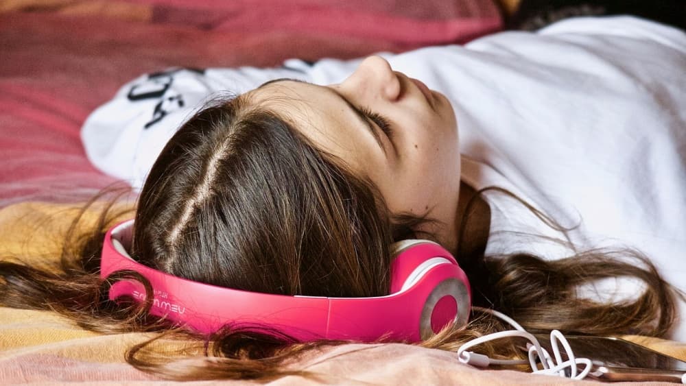Baltasis triukšmas padeda užmigti ir pagerina miego kokybę